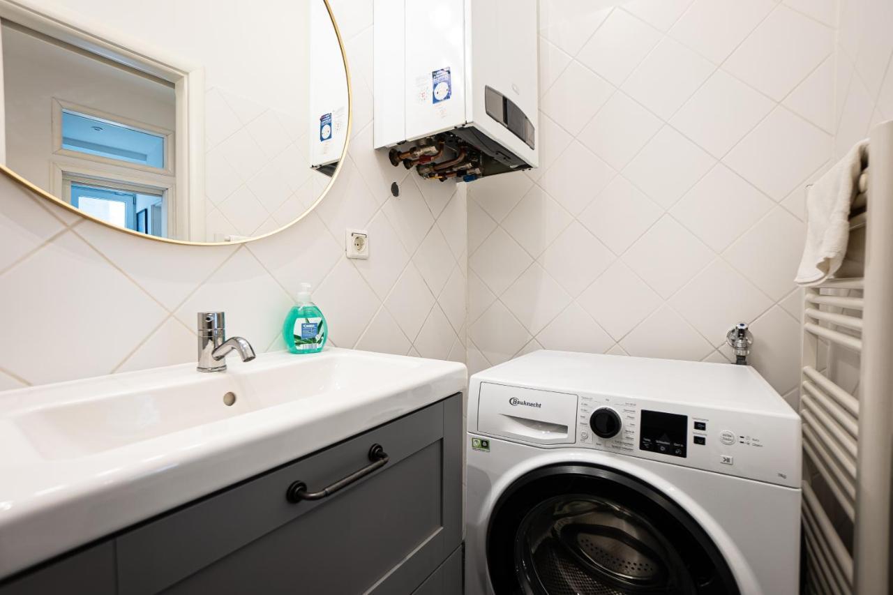 Brand-New Apartment In The 17Th District Of Виена Екстериор снимка